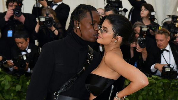 Кайли Дженнер и Трэвис Скотт на 2018 Met Gala в музее Метрополитен (7 мая 2018). Нью-Йорк - Sputnik Արմենիա