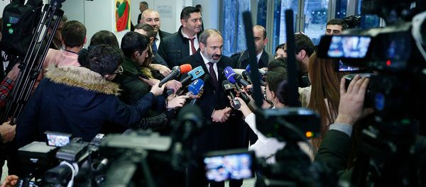 И.о. премьер-министра Никол Пашинян ответил на вопросы журналистов перед встречей с участниками программы НерУж (19 декабря 2018). Дилижан - Sputnik Արմենիա