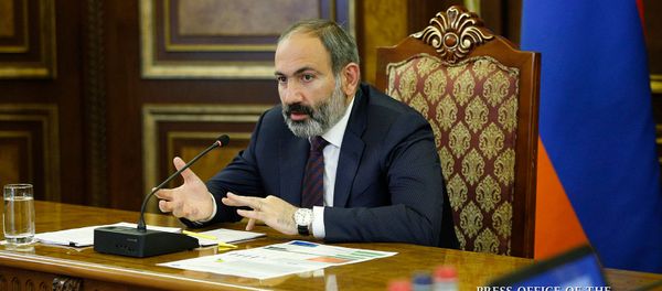 И.о. премьер-министра Никол Пашинян на совещании об увеличении объема генетических исследований в области здравоохранения и разработанном для этой цели проекте “Армянский геном” (19 декабря 2018). Еревaн - Sputnik Արմենիա