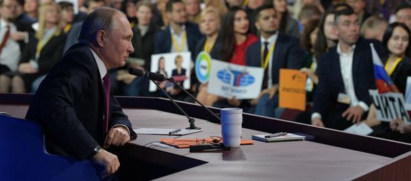 Президент России Владимир Путин во время ежегодной большой пресс-конференции (20 декабря 2018). Москвa - Sputnik Армения