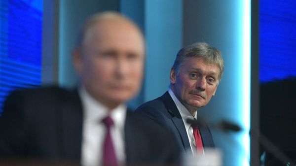 Пресс-секретарь президента РФ Дмитрий Песков во время ежегодной большой пресс-конференции Владимира Путина (20 декабря 2018). Москвa - Sputnik Армения