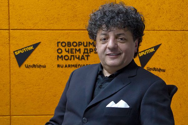Дизайнер Армен Ерицян рассказал, как правильно наряжать елку и украшать новогодний стол - Sputnik Армения