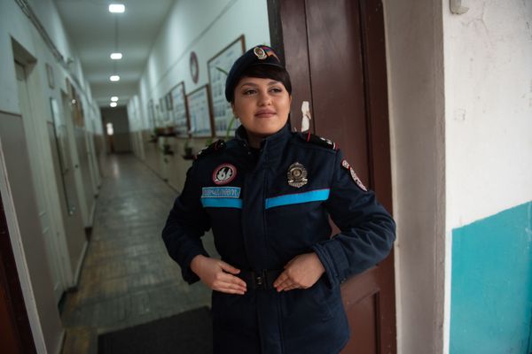 Полицейские — тоже Морозы: чем живут сотрудники патрульно-постовой службы Армении Полицейские — тоже Морозы: чем живут сотрудники патрульно-постовой службы Армении - Sputnik Армения