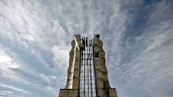 Работа турецкого скульптора Мехмета Аксоя Скульптура человечества (Карс), созданная для содействия примирению между Турцией и Арменией - Sputnik Արմենիա