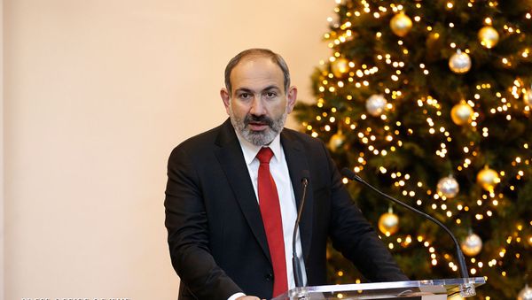 И.о. премьер-министра Никол Пашинян поздравил сотрудников министерства иностранных дел Армении с насупающими праздниками (26 декабря 2018). Еревaн И.о. премьер-министра Никол Пашинян поздравил сотрудников министерства иностранных дел Армении с насупающими праздниками (26 декабря 2018). Еревaн - Sputnik Армения