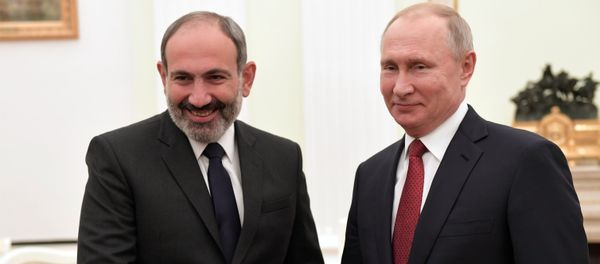 Встреча и.о. премьер-министра Армении Никола Пашиняна и президента России Владимира Путина (27 декабря 2018). Москвa Встреча и.о. премьер-министра Армении Никола Пашиняна и президента России Владимира Путина (27 декабря 2018). Москвa - Sputnik Արմենիա