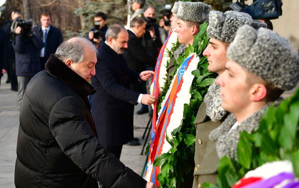 Հանրապետության բարձրաստիճան ղեկավարներն այցելել են Եռաբլուր - Sputnik Արմենիա
