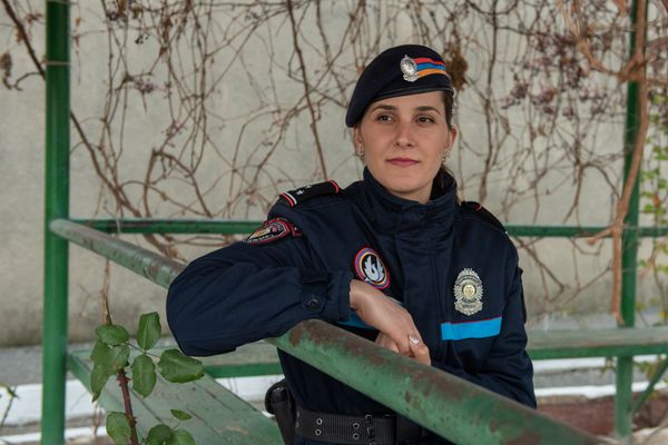 Итальянская пара была удивлена: как армянские ангелы полиции общаются с туристами - Sputnik Армения