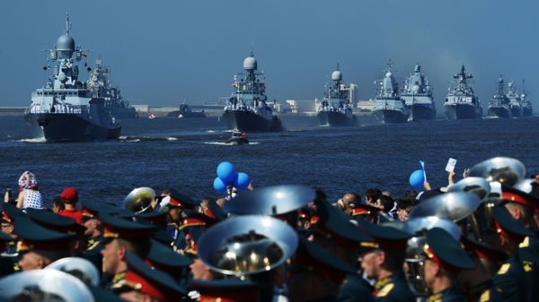 Корабли ВМФ России на главном военно-морском параде в Кронштадте - Sputnik Армения