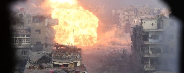 Штурм позиций бойцов террористической организации ДАИШ в районе бывшего лагеря палестинских беженцев Ярмук в южном пригороде Дамаска - Sputnik Армения