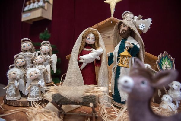 Праздничные игрушки на традиционной новогодней елке в музее истории Еревана - Sputnik Армения