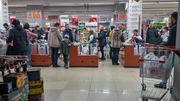 Предпраздничная суета в магазинах Еревана - Sputnik Армения