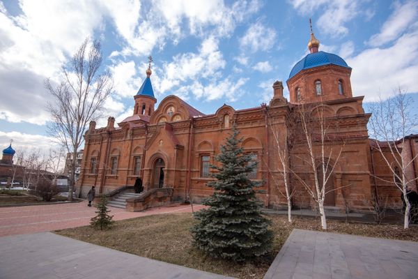 Սուրբծննդյան ուրախությունն ու եղբայրների համար տխրությունը. ուղղափառները նշում են տոնը Սուրբծննդյան ուրախությունն ու եղբայրների համար տխրությունը. ուղղափառները նշում են տոնը - Sputnik Արմենիա