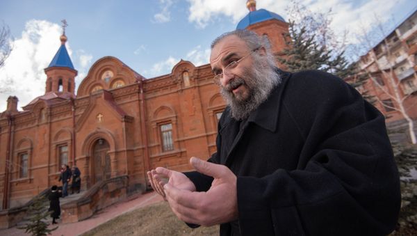 Протоиерей храма Покрова Пресвятой Богородицы в Ереване Арсений Григорянц - Sputnik Արմենիա