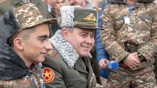 Начальник генерального штаба ВС Армении Артак Давтян в республиканском сборном пункте в первый день зимнего призыва (8 января 2019). Еревaн - Sputnik Արմենիա