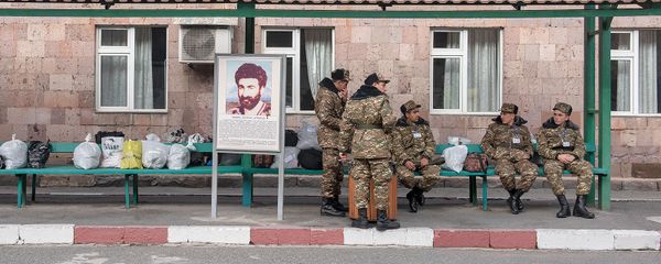 Новобранцы в республиканском сборном пункте в первый день зимнего призыва (8 января 2019). Еревaн - Sputnik Армения