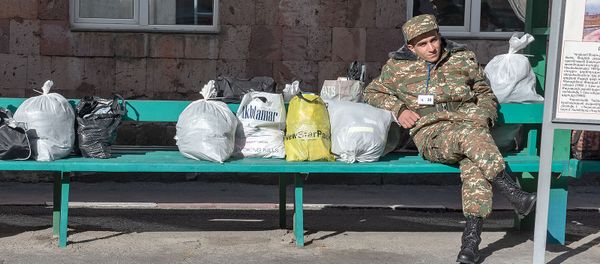 Новобранцы в республиканском сборном пункте в первый день зимнего призыва (8 января 2019). Еревaн - Sputnik Արմենիա