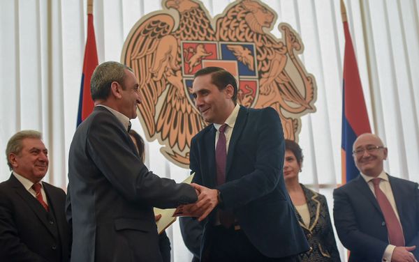 Арман Абовян на церемонии вручения мандатов депутатам Национального Собрания Армении 7-го созыва (10 января 2019). Еревaн - Sputnik Армения