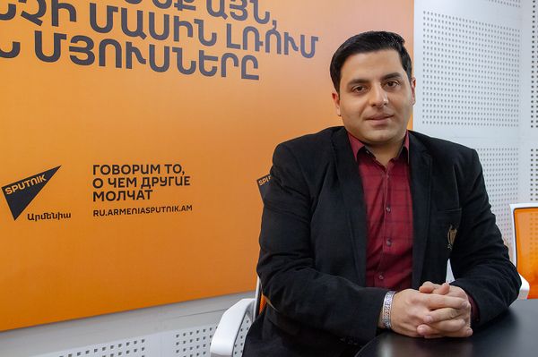 Не просто праздник: как День независимости Армении объединил политолога, врача и ученого Не просто праздник: как День независимости Армении объединил политолога, врача и ученого - Sputnik Армения