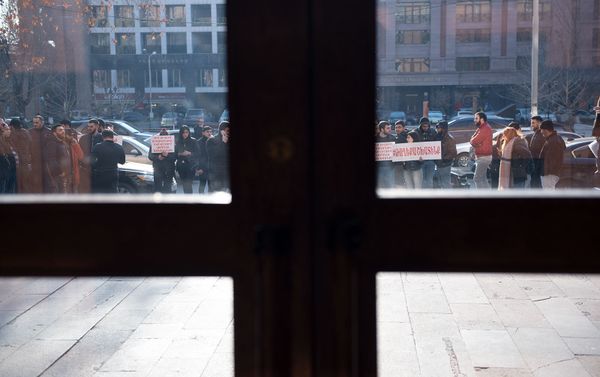 Акция протеста у здания Министерства здравоохранения Армении (11 января 2019). Еревaн - Sputnik Армения