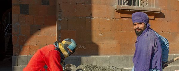 Индийцы, работающие на стройке в Армении Индийцы, работающие на стройке в Армении - Sputnik Արմենիա