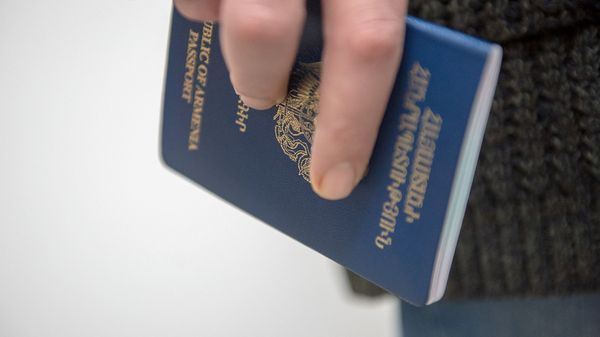 Гражданин с паспортом Армении - Sputnik Армения