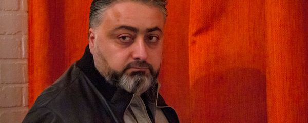 Глава административного округа Кентрон Виктор Мнацаканян у обрушенного здания на Арами 23 (11 января 2019). Еревaн - Sputnik Արմենիա