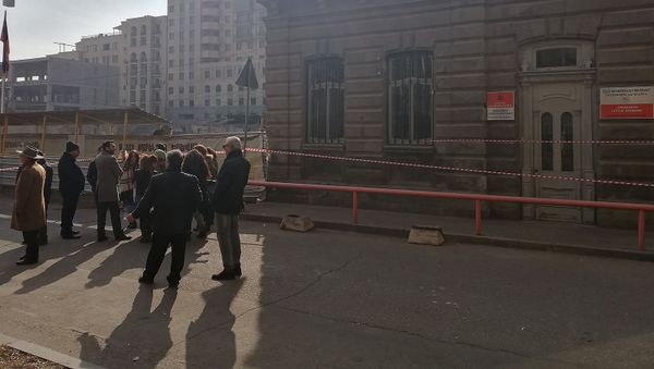 Ситуация на улице Арами, где накануне обрушилась стена исторического здания (12 января 2019). Еревaн - Sputnik Արմենիա