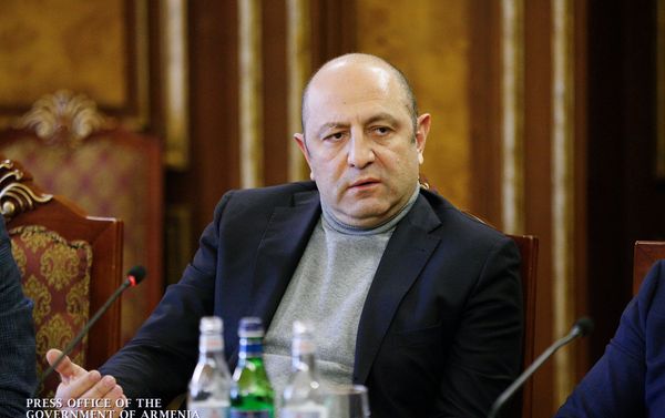 И.о. премьер-министра Никол Пашинян приял представителей сферы общественного питания (12 января 2019). Еревaн И.о. премьер-министра Никол Пашинян приял представителей сферы общественного питания (12 января 2019). Еревaн - Sputnik Армения
