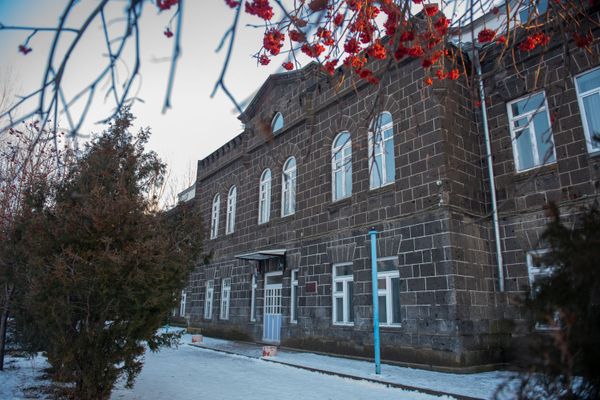 Ненужные дети на грани голода: финансирование интерната Трчунян в Гюмри прекращено Ненужные дети на грани голода: финансирование интерната Трчунян в Гюмри прекращено - Sputnik Армения