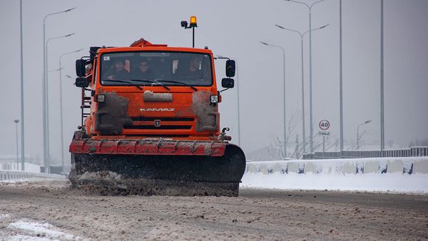Уборка снега на шоссе Давташен-Аштарак (14 января 2019). Еревaн - Sputnik Армения
