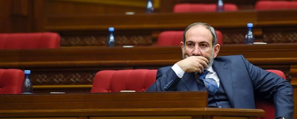 Премьер-министр Никол Пашинян во время первого заседания парламента Армении 7-го созыва (14 января 2019). Еревaн Премьер-министр Никол Пашинян во время первого заседания парламента Армении 7-го созыва (14 января 2019). Еревaн - Sputnik Армения