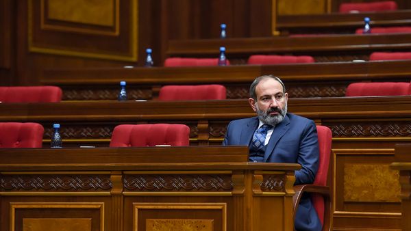 Премьер-министр Никол Пашинян во время первого заседания парламента Армении 7-го созыва (14 января 2019). Еревaн - Sputnik Армения