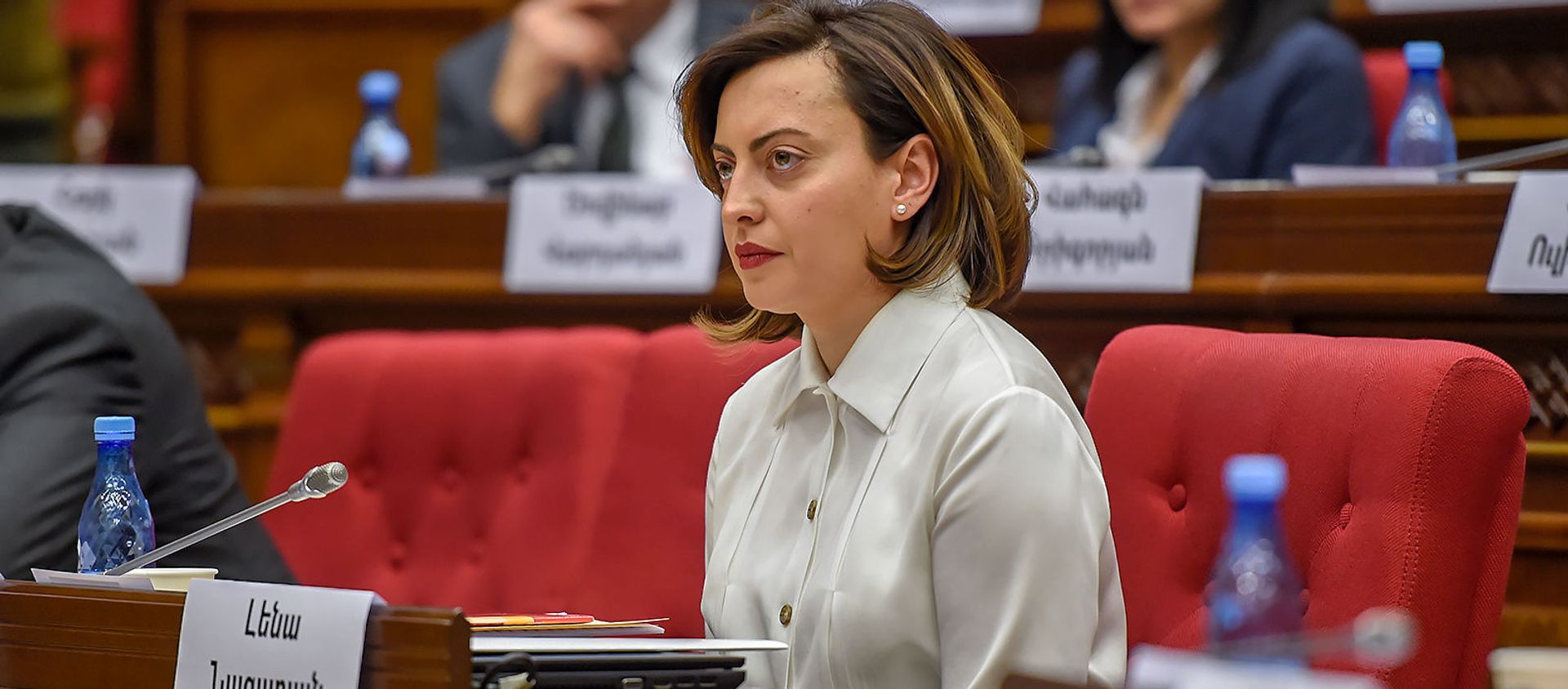Лена Назарян во время первого заседания парламента Армении 7-го созыва (14 января 2019). Еревaн Лена Назарян во время первого заседания парламента Армении 7-го созыва (14 января 2019). Еревaн - Sputnik Армения, 1920, 03.06.2021