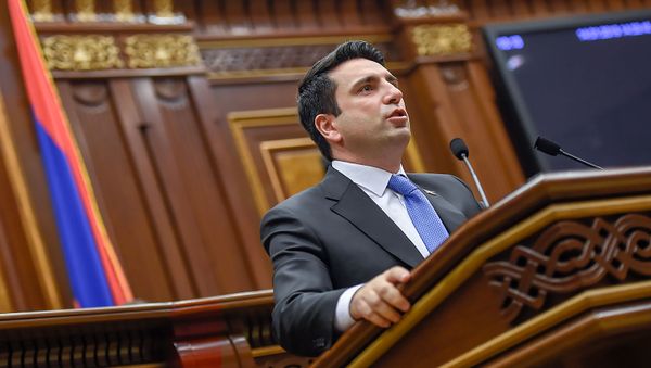 Выступление Алена Симоняна во время первого заседания парламента Армении 7-го созыва (14 января 2019). Еревaн - Sputnik Армения