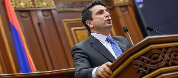 Выступление Алена Симоняна во время первого заседания парламента Армении 7-го созыва (14 января 2019). Еревaн - Sputnik Արմենիա