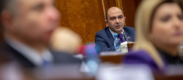 Депутат от фракции Просвещенная Армения Эдмон Марукян во время первого заседания парламента Армении 7-го созыва (14 января 2019). Еревaн - Sputnik Армения