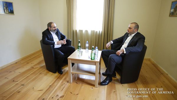 Неформальная встреча премьер-министров Армении и Грузии Никола Пашиняна и Мамуки Бахтадзе (15 января 2019). Болниси, Грузия - Sputnik Армения
