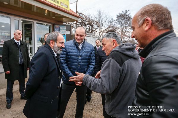 Նիկոլ Փաշինյանը ոչ ֆորմալ հանդիպում է ունեցել Մամուկա Բախտաձեի հետ - Sputnik Արմենիա