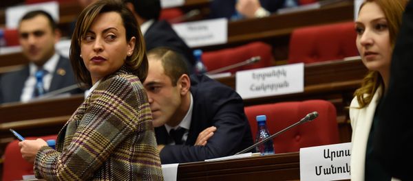 Вице-спикер парламента Армении Лена Назарян на заседании парламента Армении (15 января 2019). Еревaн - Sputnik Армения