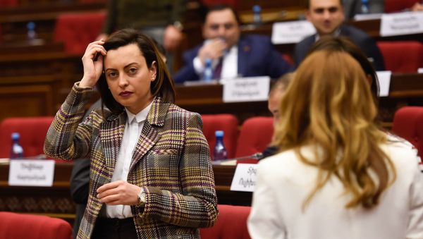 Вице-спикер парламента Армении Лена Назарян на заседании парламента Армении (15 января 2019). Еревaн - Sputnik Արմենիա