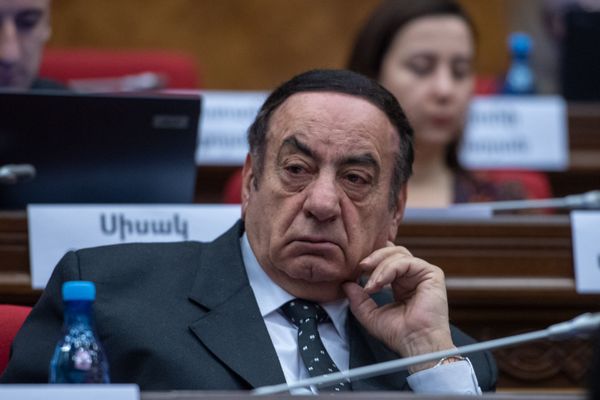Пусть это будет их главным промахом: новички о сложностях работы в парламенте Армении Пусть это будет их главным промахом: новички о сложностях работы в парламенте Армении - Sputnik Армения
