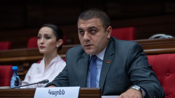 Депутат Карен Саруханян  - Sputnik Армения