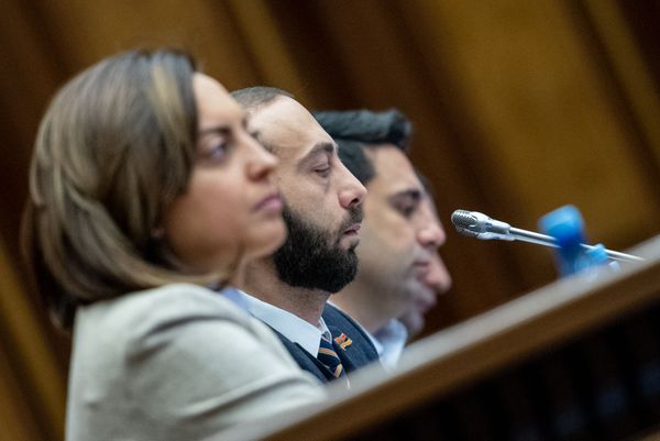 Арарат Мирзоян, Лена Назарян, Ален Симонян и Ваге Энфиаджян на заседании Парламента (18 января 2019). Еревaн - Sputnik Армения
