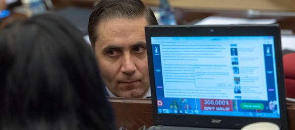Секретарь фракции “Процветающая Армения” Арман Абовян на заседании Парламента (18 января 2019). Еревaн - Sputnik Армения