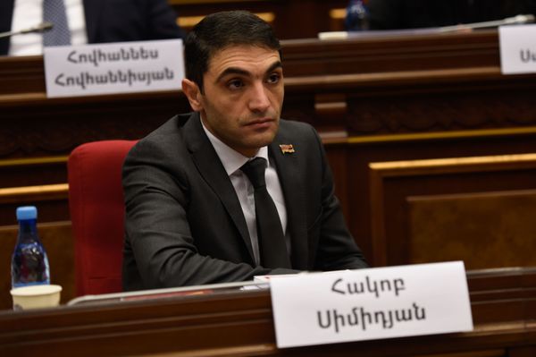 «Իմ քայլի» պատգամավորն ու Դենիս Ջորկաեֆը նշանակվել են ՀՖՖ նախագահի խորհրդականներ - Sputnik Արմենիա