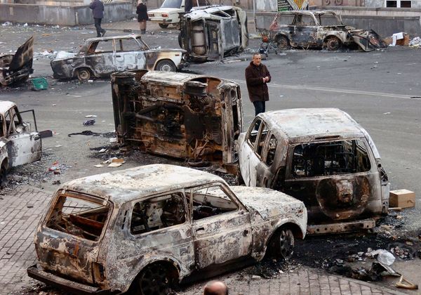 Сапожники, гаврош и Маштоц с учеником: мудрые памятники станут динозаврами Юрского периода - Sputnik Армения