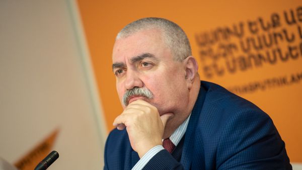 Арам Сафарян во время видеомоста Начало нового политического цикла в Армении: ожидания армянского общества от новой власти (22 января 2019). Еревaн - Sputnik Армения
