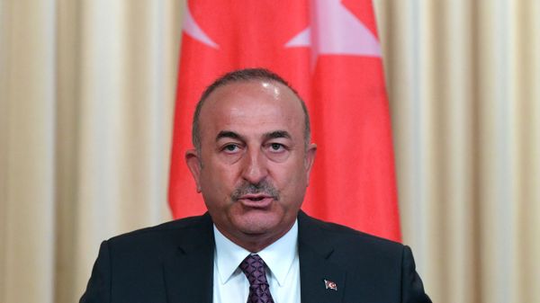 Глава МИД Турции Мевлют Чавушоглу на пресс-конференции по итогам переговоров с Сергеем Лавровым (24 августа 2018). Москвa - Sputnik Армения