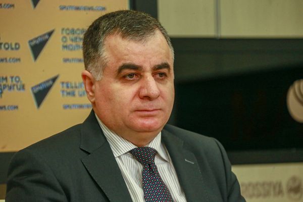Юрий Навоян во время видеомоста Начало нового политического цикла в Армении: ожидания армянского общества от новой власти (22 января 2019). Москвa - Sputnik Армения